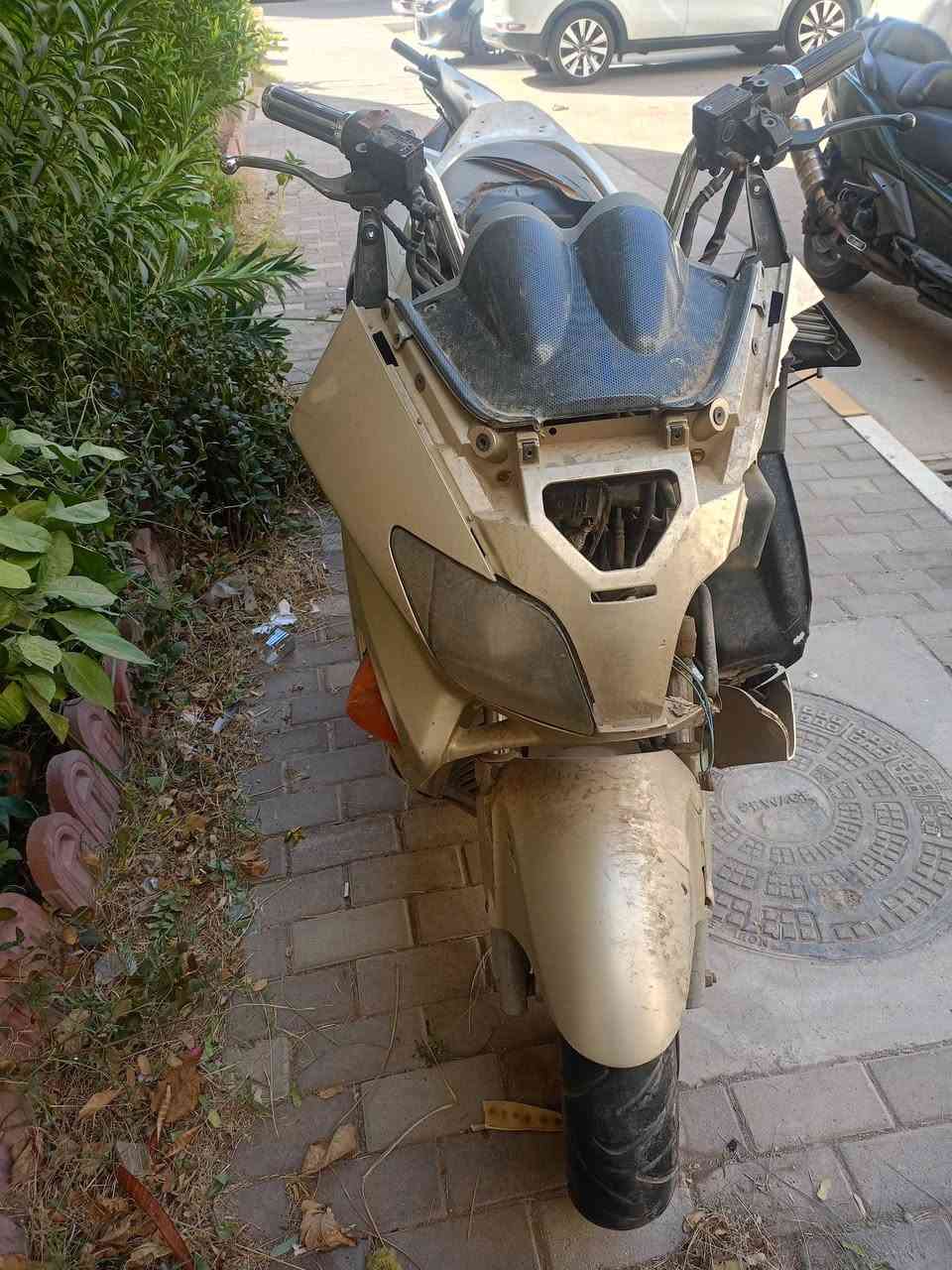 فورزه 06للبيع سلف عاطل متروكه شغاله السعر 200وبيه مجال بسيط المكان مجمع بسمايه اتصال ***********
