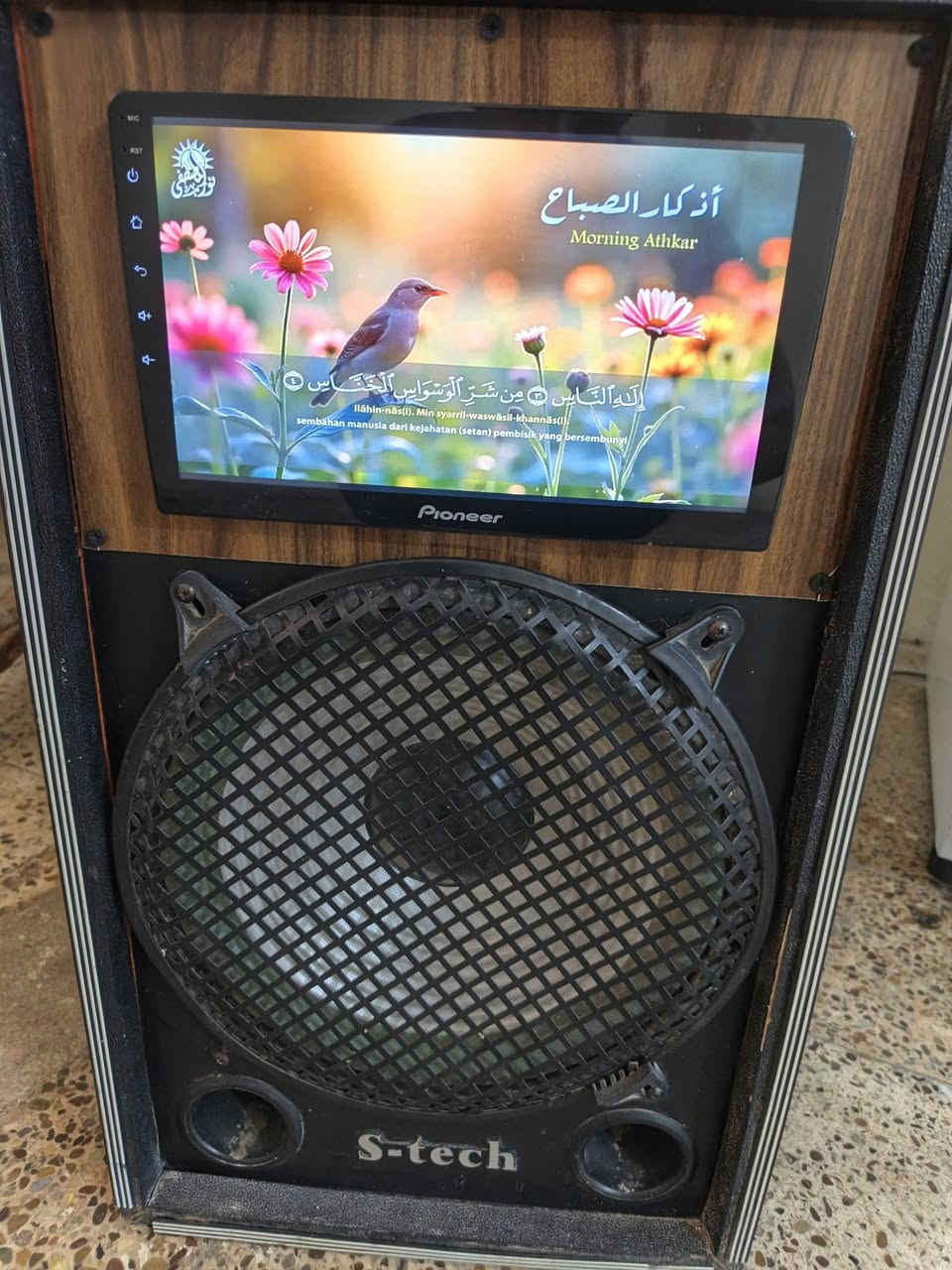 السلام عليكم عندي شاشه سياره للبيع اصليه سعرها ١٢٠الف كامل مواصفات ومثل ماشفون ***********/***********
