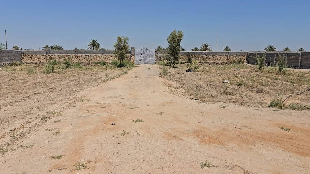 💢أهلا وسهلا بكم متابعينا الكرام 💥 
                    الملاك للعقارات كربلاء 

💢 دونم زراعي سند 25 بأسم شخص واحد الواجهة تقريبا 40 متر والباقي نزال مسيج بلوك وحجر من جميع الجهات ومزروع كم نخله واشجار يصلح للسكن أو منتجع ترفيهي عائلي المنطقة هادئة 

💢جميع الخدمات متوفرة تبعد عن التبليط 50 متر تقريبا قرب جامع الإمام الرضا ع ومدرسة ومركز صحي أولي وسوق مصغر والشارع المؤدي اليه عرضه 7 متر تقريبا مقبل على تبليط 

💢 جنس الأرض طابو زراعي سند 25 تحويل أسهم بأسم المشتري 

💢 العنوان// كربلاء _ منطقة الإبراهيمية_بزل مطشر _ مقابيل منتجع فينيسيا مباشر يبعد عن الامامين عليهم السلام 18 كيلو تقريبا 

💥 الشراي يراسلنا واتساب ندزله فيديوا من الدونم للشارع مع التوضيح المفصل مع السعر ( البيع مستعجل والسعر مناسب قياسا بأسعار المنطقة )

💢 النجاة في الصدق #المصداقية_عنواننا

أي إستفسار يرجى الاتصال أو المراسلة على الأرقام التالية: 
               محمد أبو ملاك الحسناوي 
☎️ ***********   ☎️***********
 #عقارات_كربلاء #عقارات_طويريج #عقارات_بغداد #كافة
