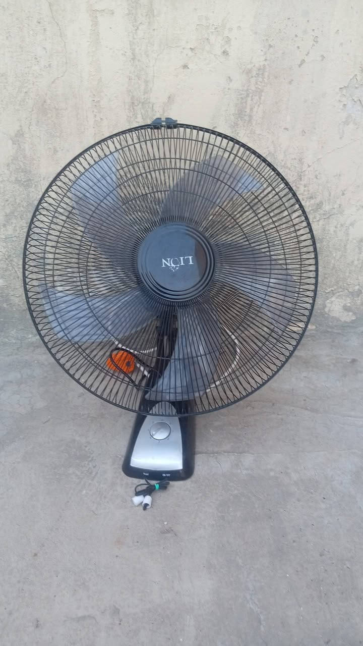 السلام عليكم بنكات اثنين جدد كلشي ما بيهن سعر الوحده ب20الف والتنور جديد كلشي مابي ب15وبيه مجال للاستفسار ***********

