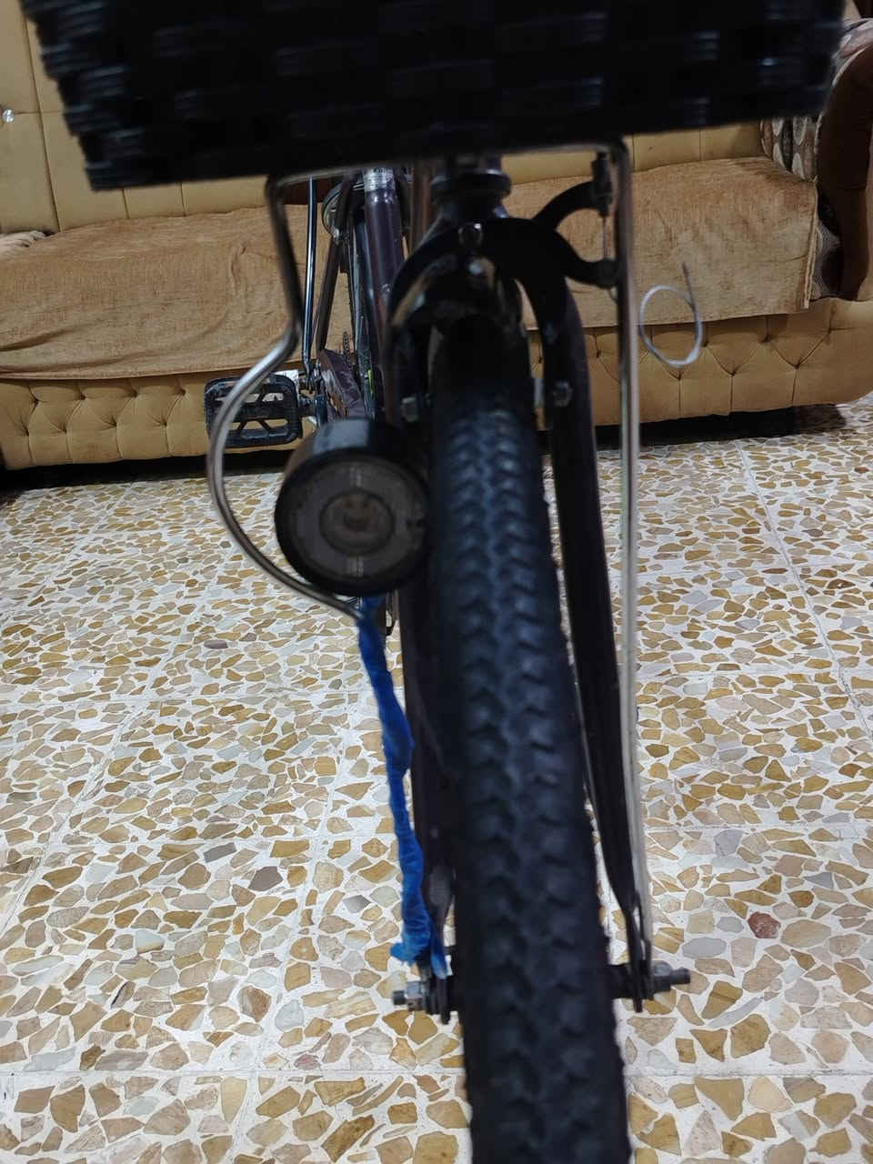 🚲 بايسكل عبد الحليم للبيع
📏 الحجم: 26

🎨 اللون: بيتنجاني

💪 حديده ثقيل وقوي

✨ المكينة جديدة

⚙️ الكير شغال

🛑 البريك الأمامي والخلفي شغال

🔒 قفل خلفي

🦶 حماليات خلفية للرجلين

💡 دينمو شغال واللايت أبيض وكلش قوي

🚲 سياقته كلش مرتبة والبريك بمكانه

🔥 لشتو كلش مرغوبة

💰 السعر: 90 ألف

🤝 وبيها مجال للطيبين

📍 المكان: موصل – الجانب الأيسر – يارنجة الشرقية

📞 للتواصل: *********** (كورك) — واتساب متوفر
