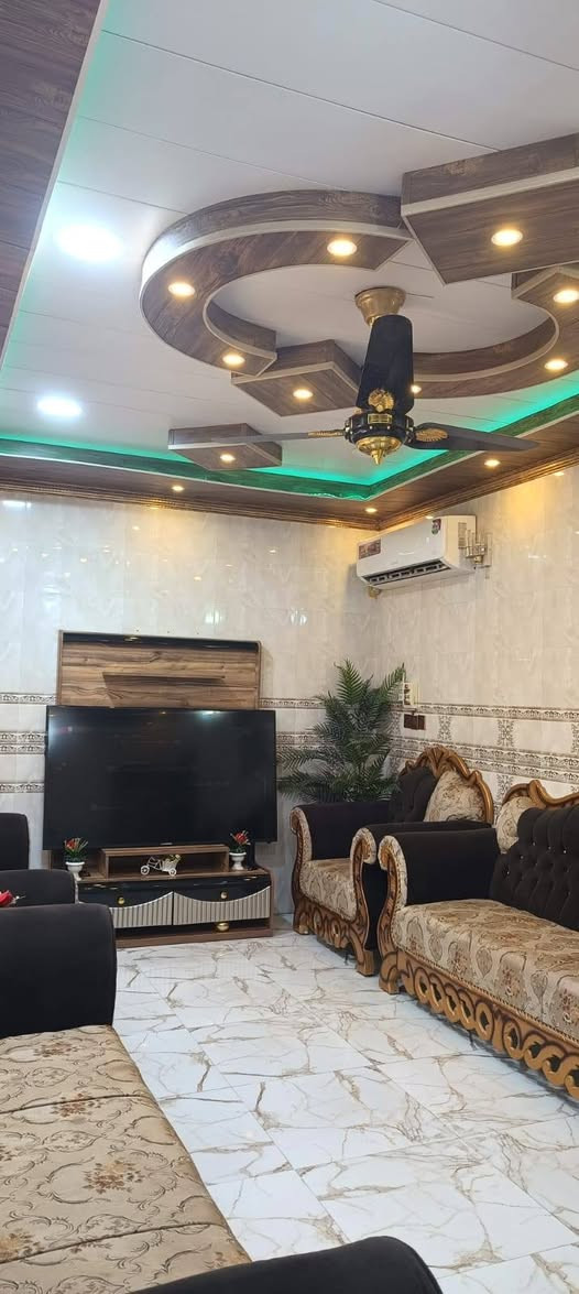 السلام عليكم يوجد دار للبيع في الخويلص قريب من المدارس طابو صرف المساحه 245م بناء حديث طابقين سيراميك وسقوف ثانويه للاستفسار رقم الهاتف ***********
