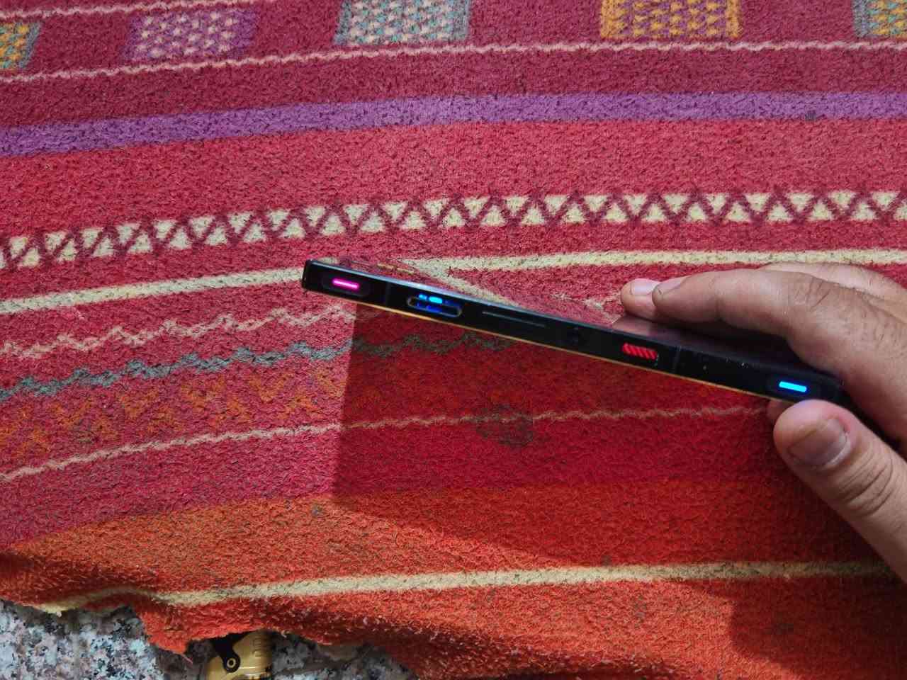 السلام عليكم من رخصة الادمن جهاز ريد ماجيك 9PRO  نضافة 95% اخو الجديد معالجه Snapdrahon Gen3. 8
بل ببجي 120 فريم وبكل سلاسه الجهاز انسه شي اسمه لاك وتعليك كامل ملحقاته 
 بيع او مراوس ب ايباد ابل او ريد ماجيك استرا 
*********** واتس اب واتصال
