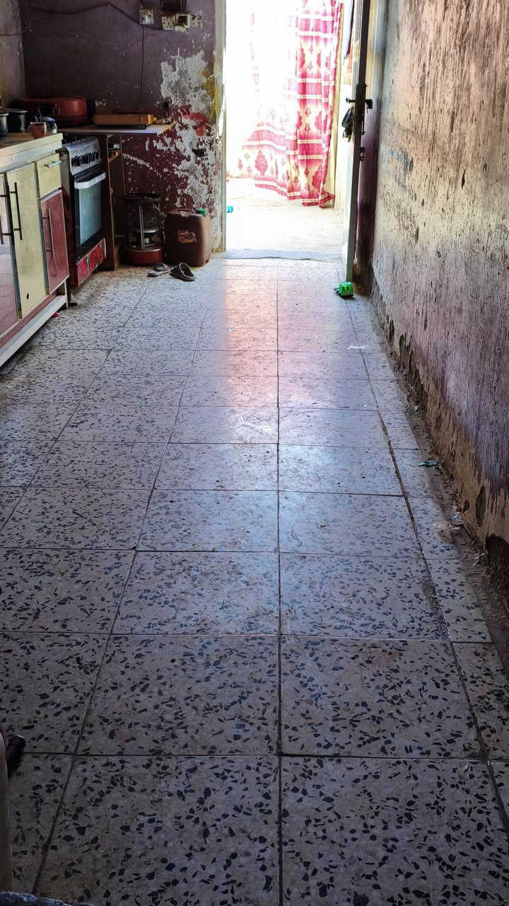 السلام عليكم
بيت طابو زراعي 110م طابقين/الطابق الرضي صحيات و استقبال ومطبخ وصاله وغرفه ومكشوفه  ومطبك الرضيه كله ماعده الحوش /الطابق الثاني /غرفتين وصالتين وصحيات.. العنوان/نجف مقابيل قريه الغدير بشارع المئسسئ سليم الخيريه   الرقم ***********
السعر 33مليون وبي مجال
