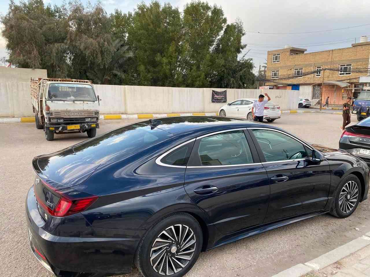 هيونداي سوناتا (2022)هايبرد انسى شي بانزين
فول مواصفات  عدا الفتحة 

🚗 رادار أمامي

🔄 رادار خلفي

📡 رادار جانبي

🎮 تحكم ستيرن فول

🌤️ سقف بانوراما

🔑 بصمة

📲 تشغيل عن بعد

⚠️ حساسات أمامية

⚠️ حساسات خلفية

👁️ نقطة عمياء

🛑 توقف ذاتي

🪑 مقاعد جلد

❄️ تبريد منفصل

📊 شاشة عدادات ديجيتال

⚙️ أوضاع قيادة 4

🔊 نظام صوت بوز

📺 شاشة كبيرة

🔥 تدفئة مقاعد

🚀 مثبت سرعة

⚡ محرك 2000تنفس طبيعي

🅿️ هاند بريك بصمة

🛣️ تحذير الخروج من المسار

🔋 شاحن لاسلكي

سيارة رقمها كربلاء حداديتها 90% وماشية ١٢٨ 

حادثها بداية البنيد حك شبر مصلح نفسه ومرجع وفاتحين جاملغات حتى يكعدون لبنيد 

وشبر ونص بارد بجاملغ الخلفي 

تبريدها ثلج وسيارة تخبل مشاءالله 

سبب البيع دخول بمشروع عمل 
سعر البيع ب143وبيها مجال (سيارة تفيد الطلاب المقبلين ع جامعة )
للاستفسار ***********
