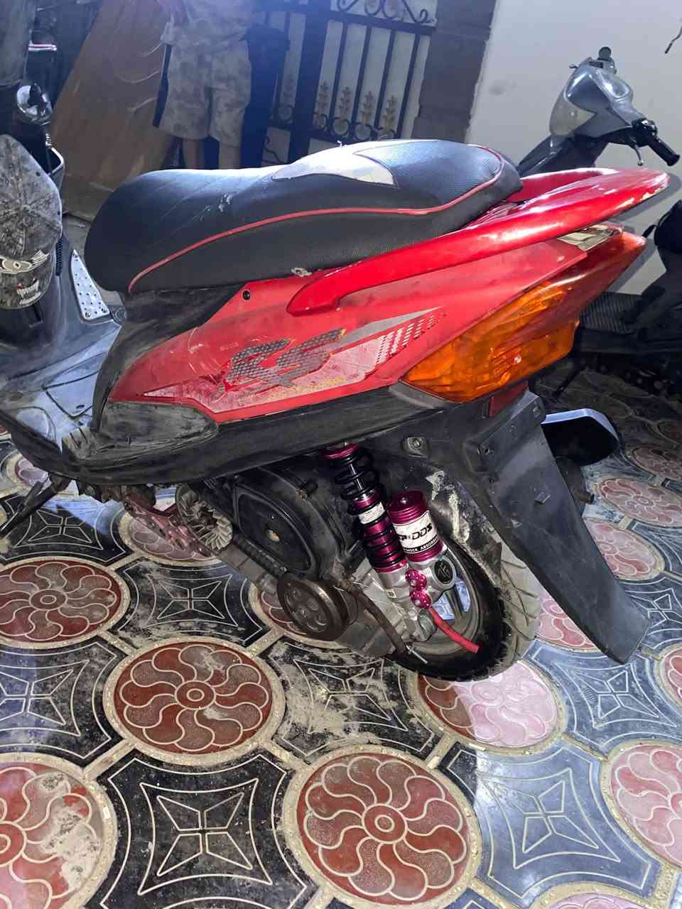 السلام عليكم ماكس عدله مكينه ٥٥ بيه شيال رياضي اصلي ودبلات رياضيه امامي وخلفي ويل رياضي وقبق فلاوين رياضي كفرات بلاديات نضيفات بس كصه تجاريه دراجه وكعت عل حافه مال رصيف والكصه طكت والاستيرن شويه نعوج وصار بي ثكل خفيف يتعدل ويرجع فول دشبول مكسور ستان تعليك موجود
دراجه كلها كامله نقصه بس قبق مال هندر السعر ٦٠٠ وبيها مجال قليل ما متواجد فيس فقط عل
رقم ***********
