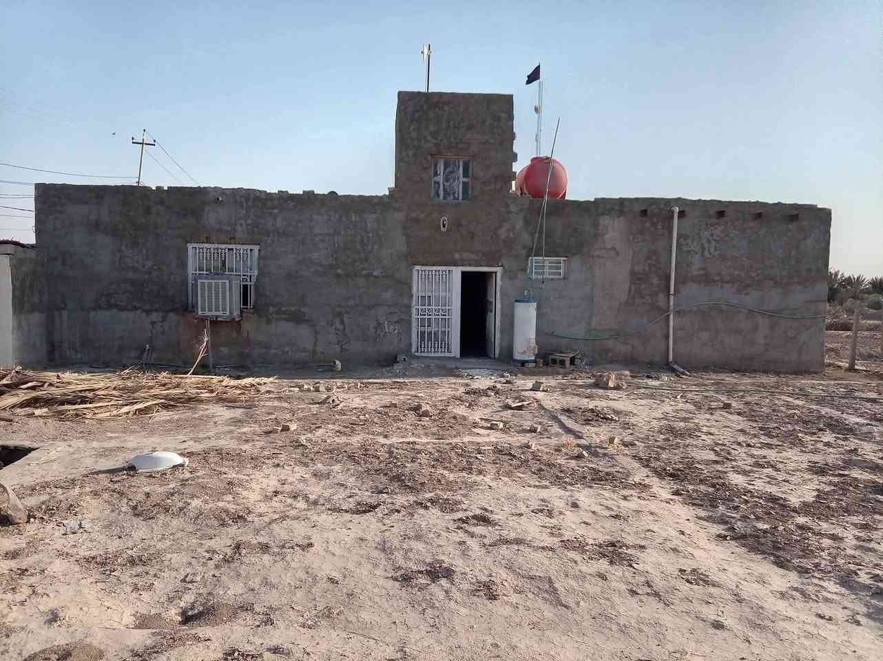 سلام عليكم بيت زراعي سند 25المساحه 265يحتوي على غرفتين وصاله وبراني ومطبخ  وطارمة جبيرة وحديقة، البيت قريب ع شارع 4 بيوت عن الشارع 
العنوان: ديوانية، قضاء الدغارة، نزلت زبيد التفاصيل اكثر الاتصال ع هذه الارقام
***********
***********
