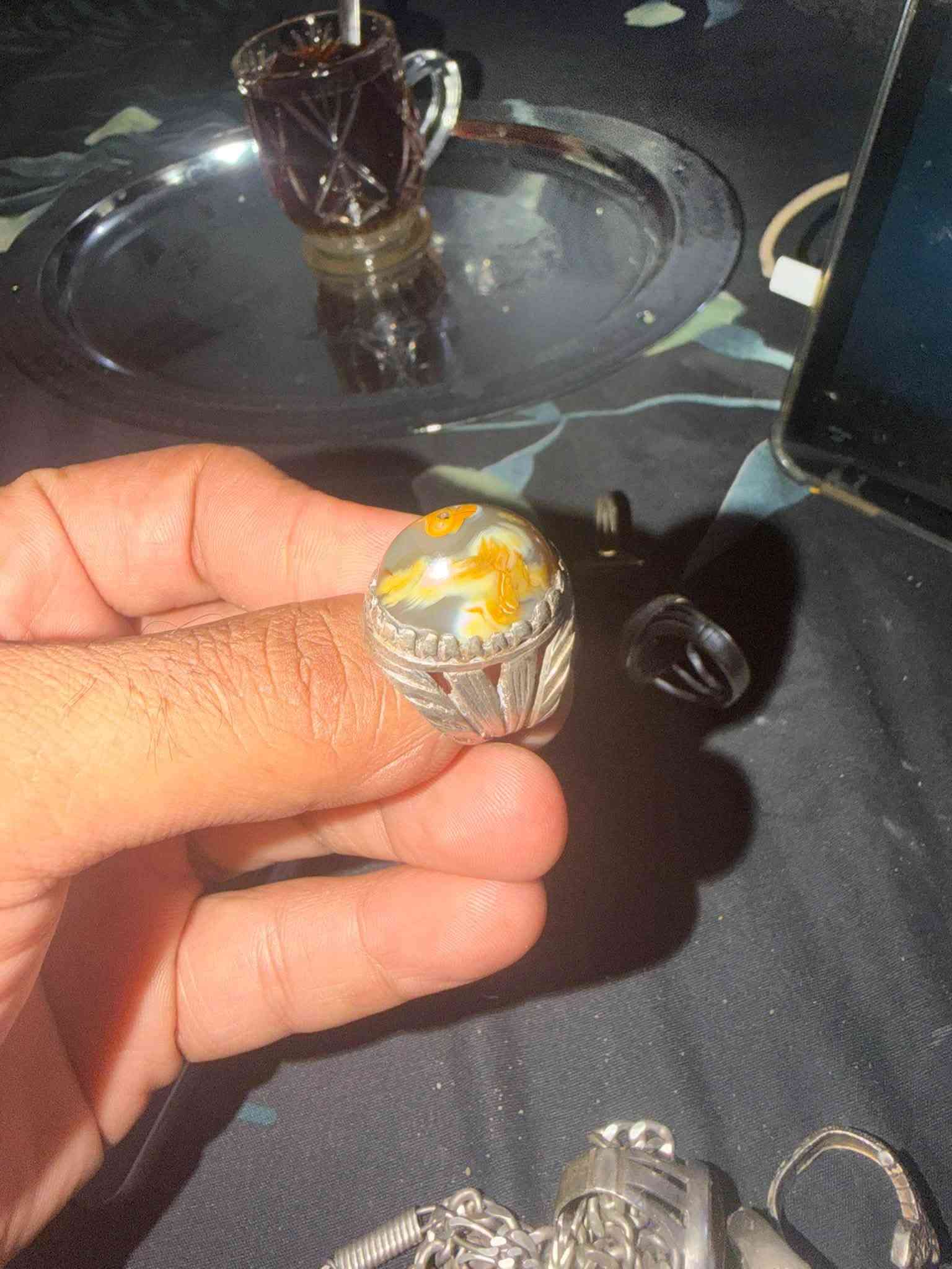 للبيع شلع والله مالاتي الشخصيات سعر الغرام 4 آلاف قفل هاذه رقمي *********** عنواني بغداد

