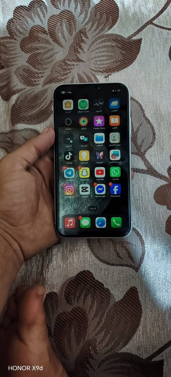 ايفون اكس ار  XR  الجهاز وتر افحصه وين متريد وأي شي بي أني اتحمل الله شاهد تاخذه تترحملي ممفتوح نهائيا نضافته 100% الجهاز مال بيت ايخبل سعره 225 وبي مجال  *********** موجود واتساب
