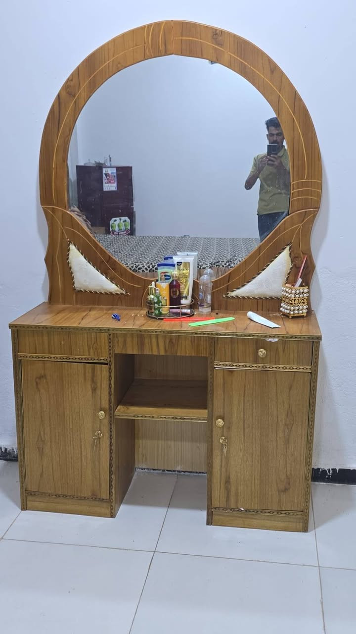غراض بيت للبيع استخدام شهر للإستفسار ع هذا رقم ***********
