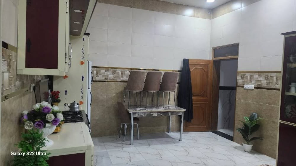 دار البيع في حي المعلمين الجديد المساحه ٣١٦ بناء سنة ٢٠٢٤ شارع الزهور  مقابل  الجسر البيت طابقين يحتوي على غرف عدد ٣جوه و٣ فوق+  صاله عدد ٢ هم فوق وجوه  + مطبخ+ ديوانيه هم فوق وجوه + حديقه وكراج سياره  واجهة  البيت ١١/٥٠×٣٠  الاتصال رقم*********** عمارة, ميسان
