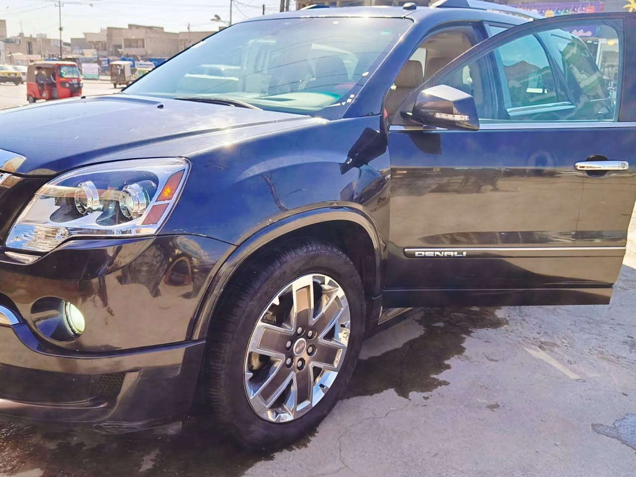 السلام عليكم 
GMC ACADIA DENALI 2012
رقم اربيل باسمي 
بغداد 
السعر 120 بيه مجال قليل 
***********
