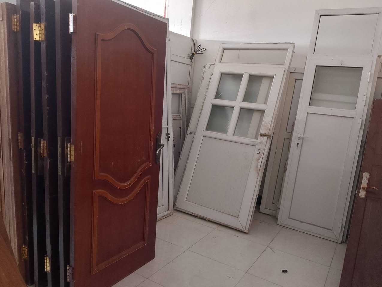 السلام عليكم تم وصول وجبة جديده من كافه انواع الابواب الخارجيه سياج درجه اولى وانواع الشبابيك البي بي سي البلاستيك والالمنيوم وابواب القاصه وانواع ابواب الخشب درجه اولى العنوان يثرب مقابيل جسر البومهيدي 
للاستفسار الاتصال على الرقم ***********
ملاحظة اسعار خاص او اتصال فقط

