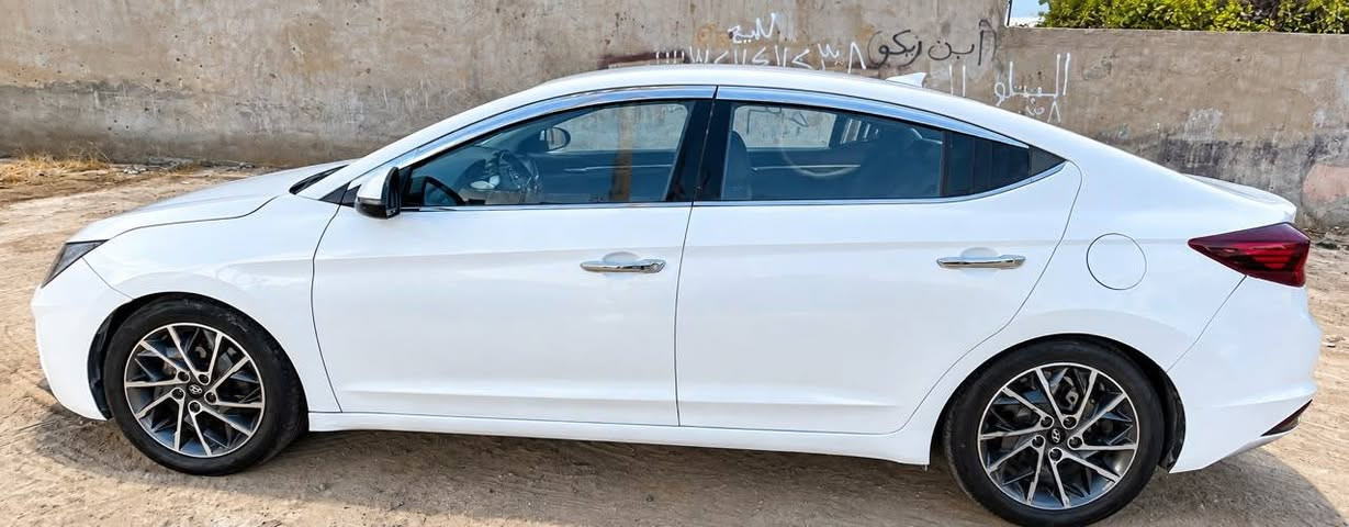 هونداي افانتي 2020 فول مواصفات عدى الفتحة 
وارد كوري محرك 1600 دوش دبل نوزل بلادي 
كير محولة At 
بصمتين تشغيل 
بصمة ابواب وصندوق 
تبريد قطعتين 
كشنات جلد 
تدفئة تبريد بالكشن 
كشن كهربائي 
تدفئة استيرن 
ثلاث انضمة قيادة ايكو نورمل سبورت 
رادار امامي 
حساسات امامي خلفي 
حساسات مري ونقطة عمياء
مري كهربائي اوتو مع البصمة 
لايت اربعة عدسة 
تحكم جهتين 
ماشية 92 كيلو. 
بيهة تبديل بابين بلادي 
سونار موجود بالمنشور بيع فقط 
بأسمي السيارة  سعرهة  128 
َ0ً7ُ7ُ3ٌ1ْ0ٍ8ِ0ّ5ِ9ً7ّ
0️⃣7️⃣7️⃣3️⃣1️⃣0️⃣8️⃣0️⃣5️⃣9️⃣7️⃣
مارد ع تعليقات الشراي يتصل مكاني بعقوبة بغداد, العراق
