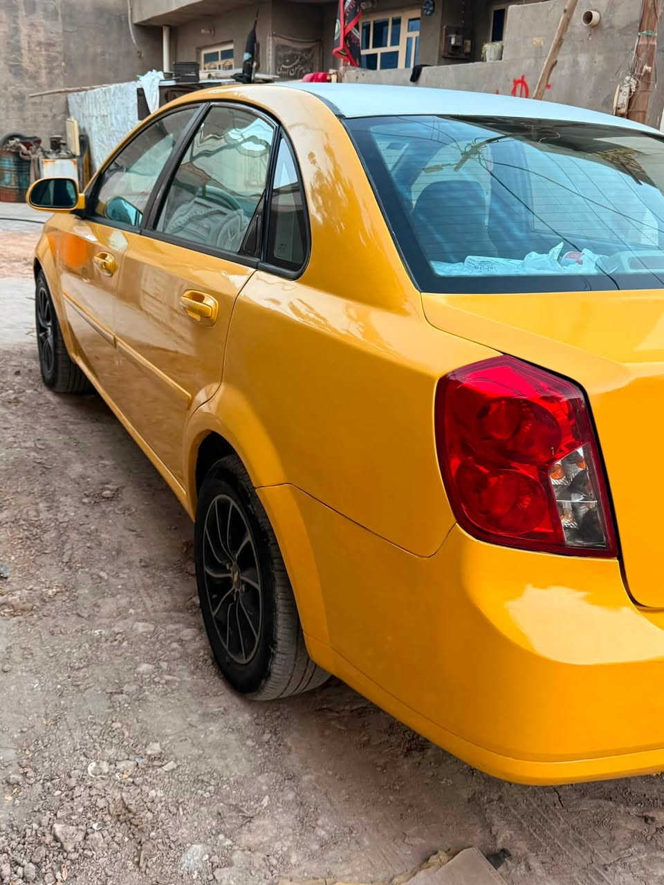 سلام عليكم للبيع اوبترا ٢٠٠٧ بأسمي رقم جديد سنويه 2030 انكليزي خليجي اوتوماتيك مكينه وكير جدد كهربائيات كله شغاله باتري جديد تبريد ثلج حداديه جديد السعر ٤٥ وبيه مجال عنوان السياره حله حي الزهراء الرقم ***********
