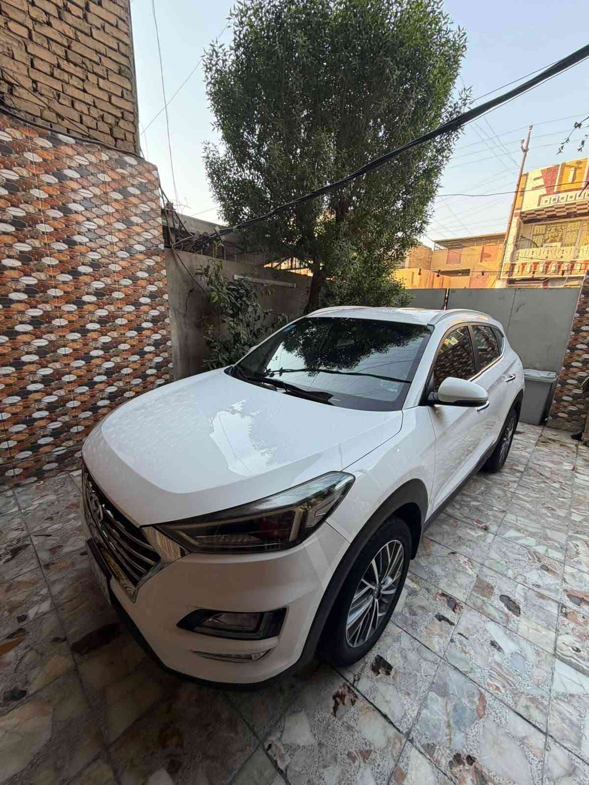 توسان ٢٠٢٠ خليجي مكفوله من الضرر والصبغ ولتبديل  بيها بارد بسيط جدا ولسونار كدامك بل منشور  ماشيه (100) الاف حقيقي فول مواصفات عده
 البنراما مكينه كير تبريد كفاله
محرك ٢٠٠٠ دوش  شركه الكاصد 5 عدسات كرسين كهرباء مري شفط بصمه جلد شاشه كامره دواره حساس امامي خلفي  ثلاجه فول عده البنراما 
رقم بغداد نكليزي بسمي شخصيا
 السعر (177) وبيها مجال بسيط
مكاني بغداد مدينة الصدر 
       ***********
