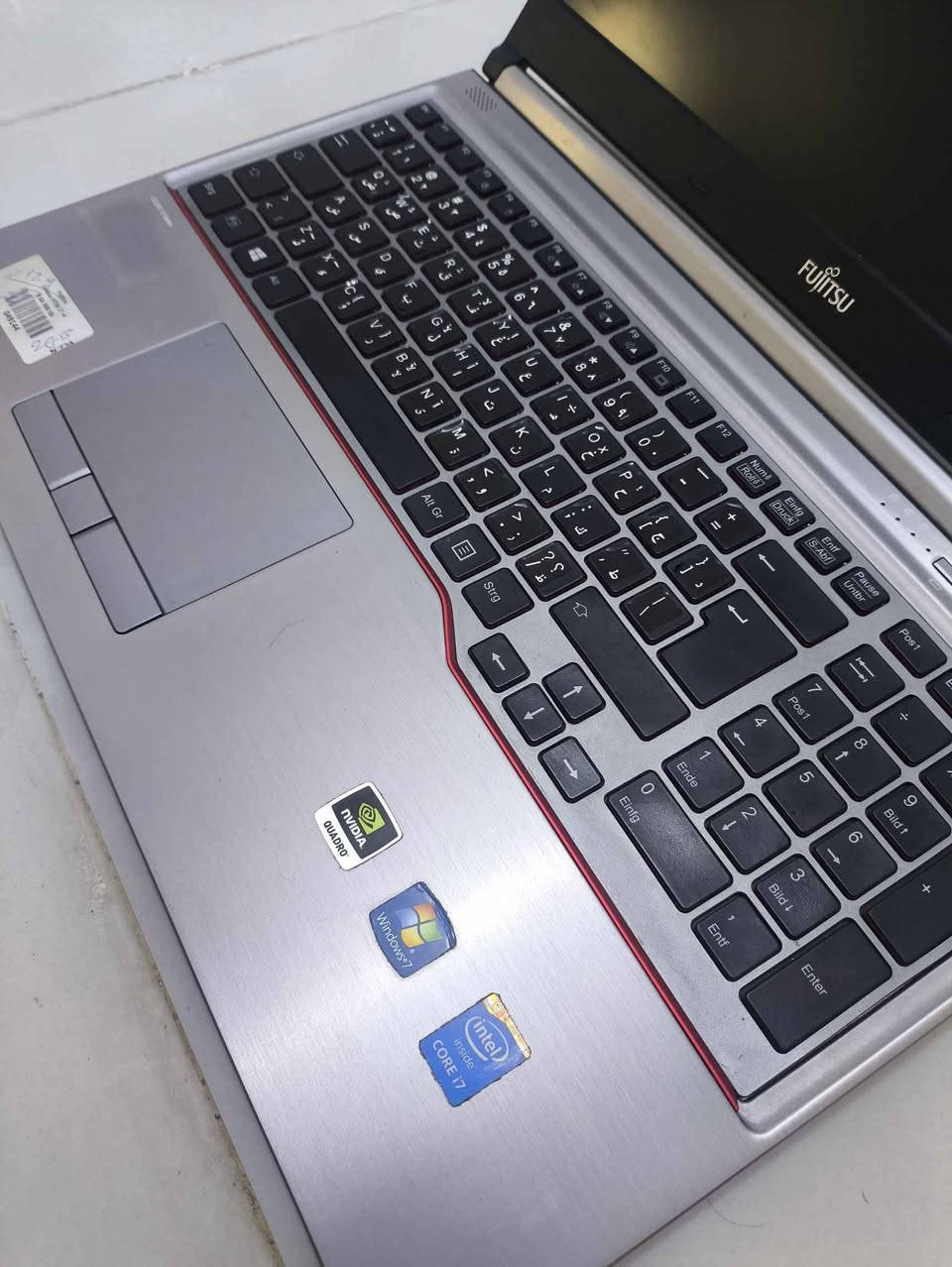 🔥 لابتوب Workstation فوجيتسو للبيع - أداء قوي ونظافة فول 🔥
جهاز Fujitsu Celsius H730 مخصص للشغل الثقيل (برمجة، تصميم، ورندر). نظافة خارجية وداخلية 100%، ومبدلله معجون حراري أصلي (ARCTIC MX-6) يعني حرارة ثلاجة جوه الضغط العالي.
📌 المواصفات باختصار:
المعالج: Intel Core i7 4810MQ (رباعي النواة - أداء عالي للكرف).
الرام: 16GB (الجهاز بي 4 منافذ للرام، يعني تكدر تطوره لحد 32GB براحتك).
التخزين: SSD 256GB سامسونج (سريع جداً، وقابل للتطوير وزيادة المساحة).
كروت الشاشة: مدمج Intel 4600 + منفصل NVIDIA Quadro K1100M (للتصميم والشغل الهندسي).
النظام والإضافات: Windows 10، مع محرك أقراص DVD.
📍 المكان: كربلاء - الحسينية -العطيشي-ماعندي توصيل الاستلام مباشر
💰 السعر: 250 ألف دينار (وبيه مجال بسيط).
للتواصل والاستفسار، راسلني خاص.
او انتصل على الرقم /*********** كربلاء, العراق
