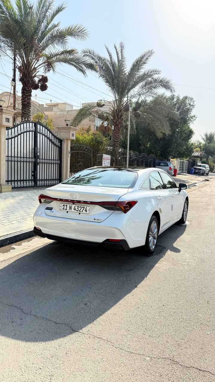 Toyota Avalon HEV

موديل [2025] | ماشية [6000] كم

أفالون هايبرد بمواصفات راقية وحضور استثنائي، تجمع بين الفخامة اليابانية، الراحة العالية، والأداء الهادئ مع اقتصاد ممتاز بالوقود.

المواصفات والتجهيزات:
• محرك Hybrid HEV
• ناقل حركة أوتوماتيك
• فتحة سقف بانوراما
• دخول وتشغيل ذكي
• كاميرا وحساسات
• أنظمة أمان ومساعدة للسائق
• شاشة وعدادات رقمية
• مقاعد داخلية فاخرة
• جنوط ألمنيوم
• لون أبيض لؤلؤي مميز

سيارة بحضورها، بفخامتها، وبمستوى قيادتها.
Avalon HEV — خيار مختلف لمن يعرف قيمة السيارة.

السعر: [عند لاتصال]
الموقع: [حي العدل]
للتواصل:*********** بغداد, العراق
