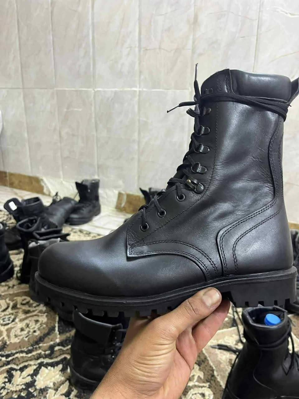 توفر عنده بسطال باله اوربي قياس من 40 الئ 49 سعر 35مع توصيل مجاني لجميع أنحاء العراق للاستفسار الاتصال ***********
