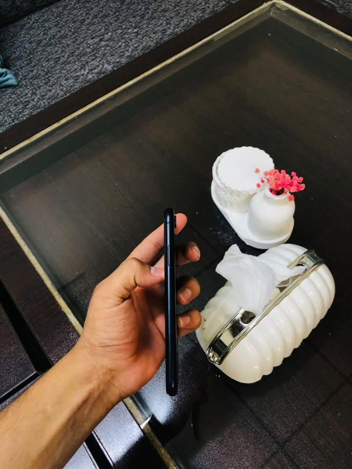 XR 

ذاكرة 64 

بطارية 🔋 79

دبل سيمكرت 

امريكي نموذج M

فيس إيدي شغال 

جديد لوك شخط ما بي 

السعر 145 قفل قفل إلا ربع ما يرهم 

شراي تفضل وتساب فقط ***********
