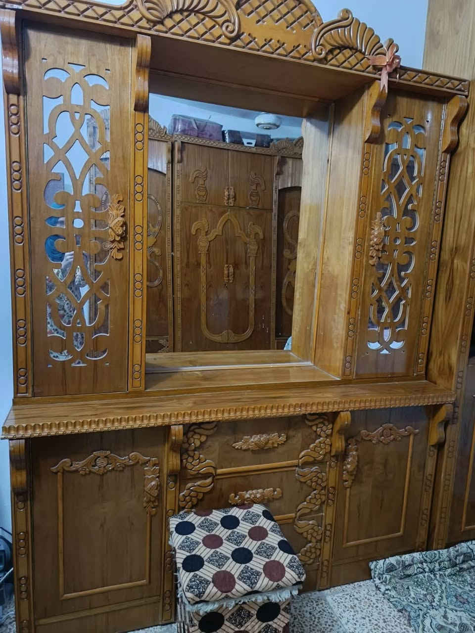 سلام عليكم اخوان غرفه خشاب صاج الصلي للبيع سعر مليون 900الف وبيها مجال حك جيه
مكان الغادسيه شارع دفاع المدني 
رقم تلفون *********** واتساب فقط
