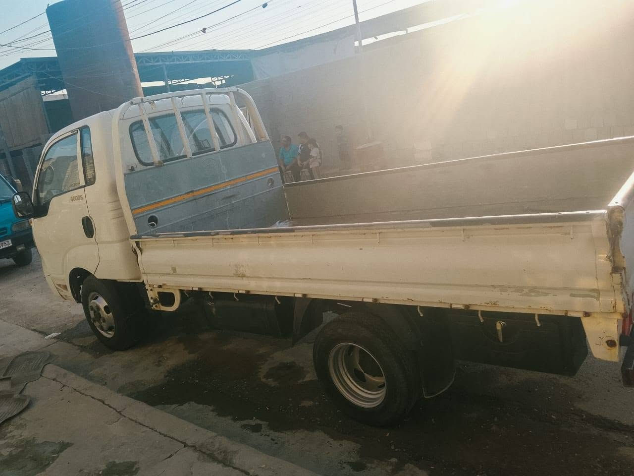 كيا فحل للبيع موديل 15رقم بغداد السياره مثل ما موضحه بل صوره سياره خير من الله مكينه وگير وشاصي وصدر مكفولات السياره مال جناي رقم شاصي واضح 
السعر 115 شرط التحويل 
مكاني بغداد العبيدي 
***********
