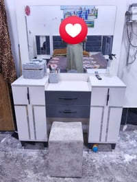 غرفه اخشاب • مستعمل ٧ اشهر • نضافة ٩٠٪