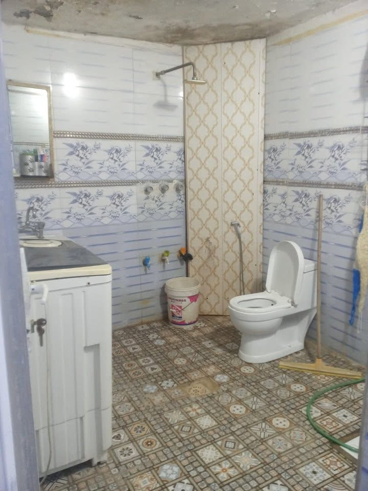 عمارات  سعيده شقه طابق ثاني نظيفه جدا السعر55
***********

