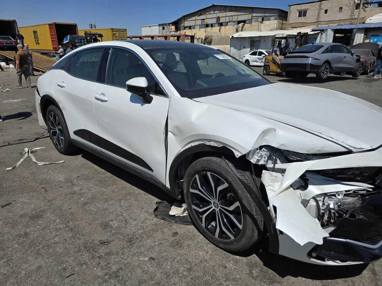 🚘 للبيع | تويوتا كراون 2024 Limited | لون أبيض لؤلؤي
ماشيه فقط ١٦،٠٠٠ ميل موجوده ببغداد و تترقم بغداد

للراغبين بالفخامة والاعتمادية، تويوتا كراون 2024 فئة Limited .
✅ موديل: 2024
✅ الفئة: Limited
✅ اللون: أبيض لؤلؤي
✅ المحرك: هايبرد اقتصادي وقوي
✅ ناقل الحركة: أوتوماتيك
✅جلد فاخر مع أحدث التقنيات
✅ شاشة معلومات وترفيه كبيرة مع دعم Apple CarPlay وAndroid Auto
✅ كاميرات وحساسات أمامية وخلفية
✅ رادار، مثبت سرعة ذكي، ونظام المحافظة على المسار
✅ تشغيل بصمة ودخول ذكي
✅ السيارة كما هي تنباع بدون تصليح على حطتها

السعر 22,500$
السيارة مناسبة لمن يبحث عن الراحة، الفخامة، واقتصاد الوقود، مع أداء مميز واعتمادية تويوتا المعروفة.
📞 للاستفسار يرجى التواصل على الخاص او الاتصال ***********
