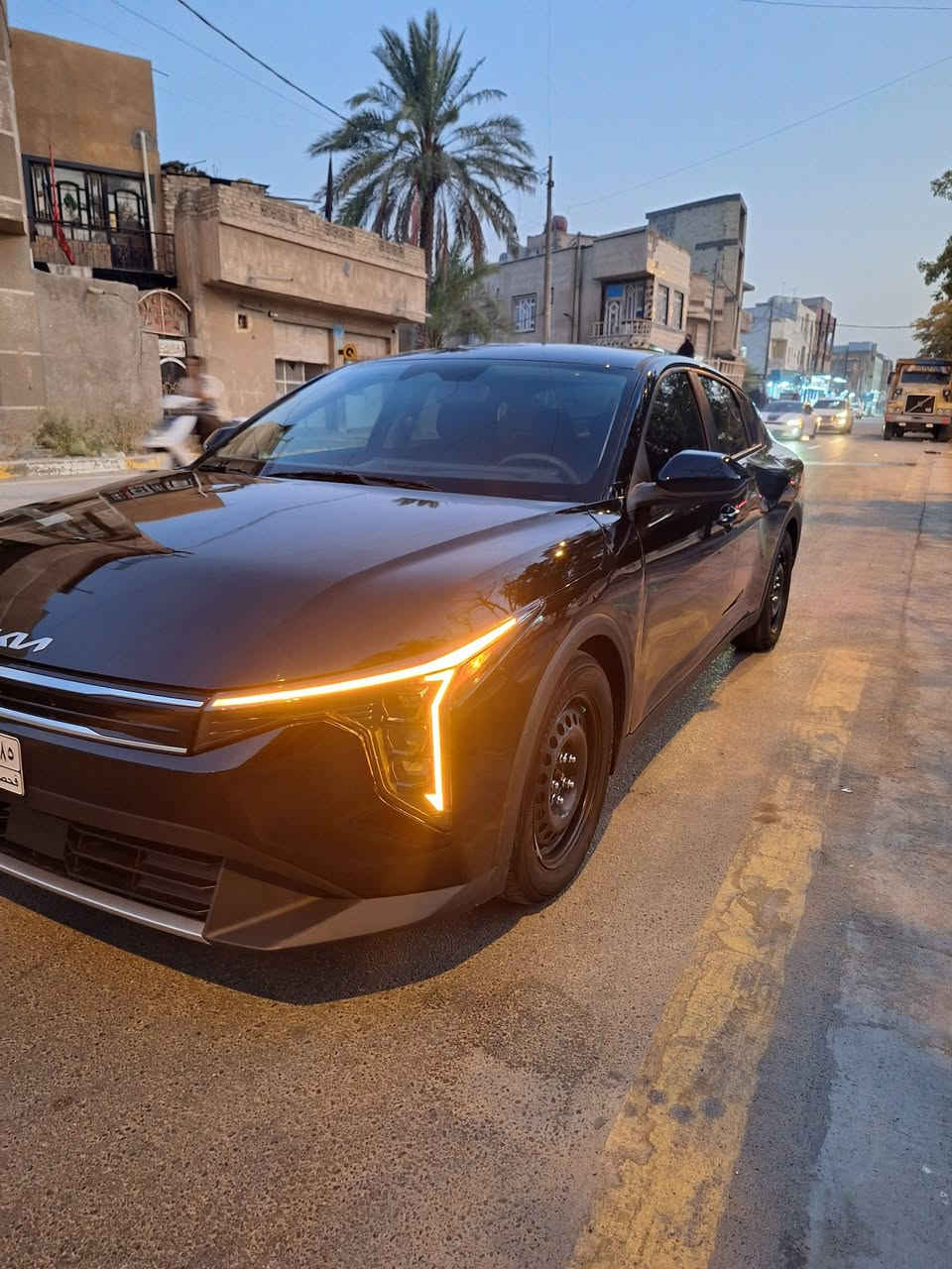 سلام عليكم بيع فقط بدون مراوس
للبيع K4 موديل 2025 وارد امريكي لون اسود 
دخول جديد 

بدون رقم ماشيه4000 الف 
حادثه دعاميه وبنيد بيه ايرباك ستيرن وبرده

مواصفات السياره تحكم استيرن جهتين
بصمه تشغيل

شاشه كبيره كامره دواره

تحديد مسار لد خلفي وامامي

صندوق بصمه 

ابواب بصمه ترحيب سايد بريك بصمه

رادار امامي توقف ذاتي

حجم المحرك 2000 دوش

السعر 143 وبيه مجال للشراي مكاني بغداد الحريه 
*********** للستفسار الاتصال غير متواجد عل فيس
