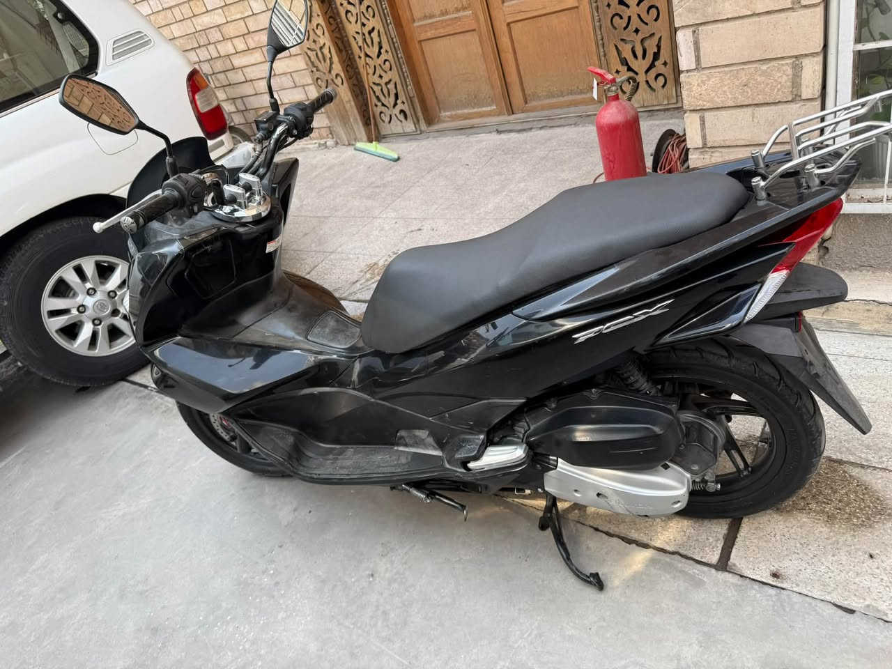السلام عليكم للبيع 
دراجه pcx جيل الثاني ماشيه 29 
 ياباني jf 
محرك 125cc
حساس ازدحام ستاند كهرباء 
الدراجه مكفوله مكينه ناعمه صوت مابيها 
جيب فيتر وتعال اخذها من باب البيت
الخاص مغلق الشراي يتصل موجود واتساب هم 

***********
العنوان المشتل شارع المدارس 
السعر 13 ورقة
