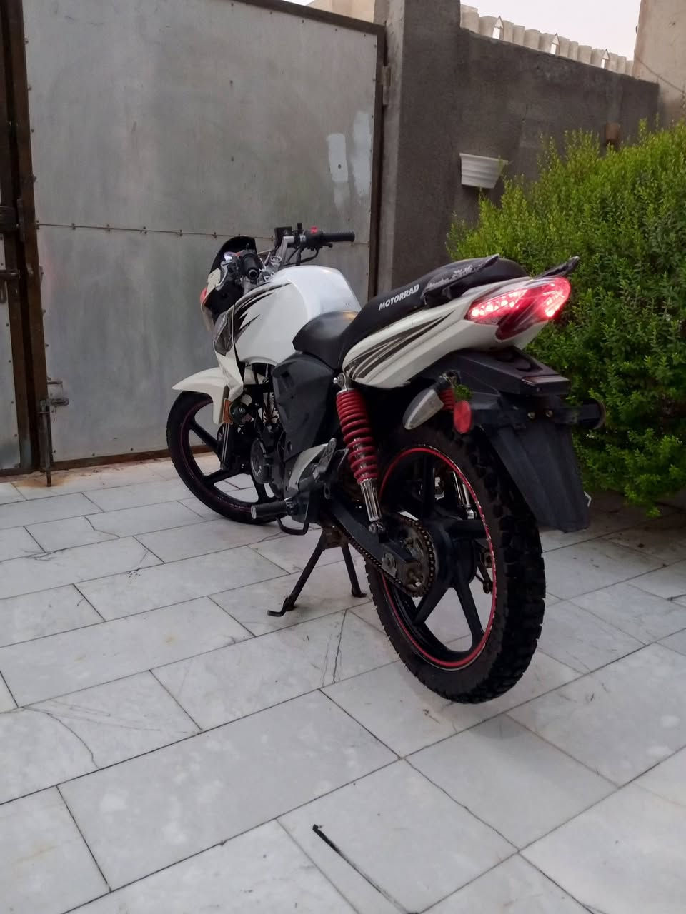 ار كي 200cc موديل 23 مكفولة من كلشي اوراق اصولية بمليون و 100 والشراي مااوكف وياه على سعر للتواصل واتساب ***********
