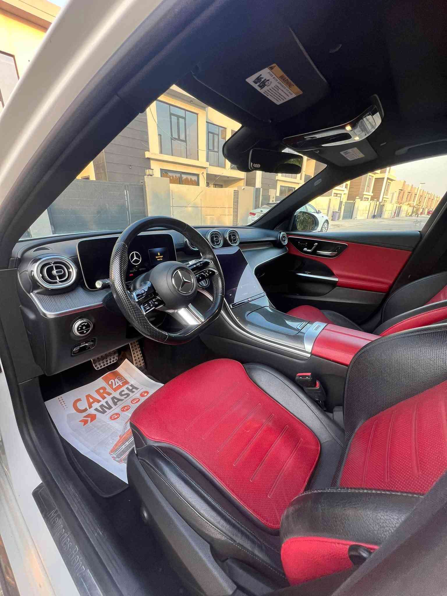 انضف وأجمل مرسيدس 2023 AMG 🔥
السلام عليكم 
مرسيدس 2023 C300 AMG للبيع
فول مواصفات معروفة مواصفاتها 
ماشيه 52 ألف كم
السعر مناسب ولي مجال
للاستفسار اتصل وتدلل
✅***********
