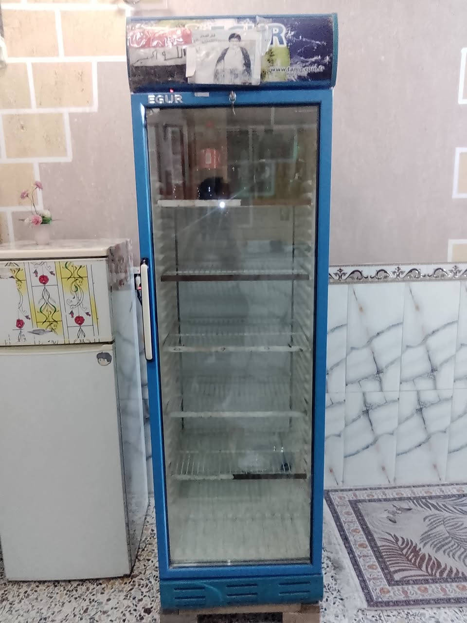 سلام عليكم عارضات عموديات العدد ثنين+ عارضه بطحيه بعدهن جديدات وانضف من الصوره وشرط الفحص والتبريد شراي اتصال عله رقم *********** @الجميع.
