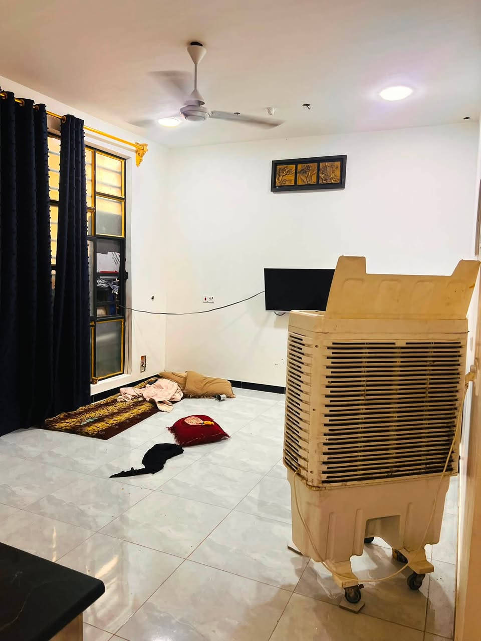 نموذج رقم 13 للبيع للبيع 

يتوفر لدى دلالية أبو فاضل السعيدي
بيت مساحتة 200م 
غرفتين نوم +صاله +مجمع صحيات +مطبخ +استقبال+طارمة 
بناء طابوك بالكامل 

🔹نقص فقط الستارة + لبخ الواجهية وتعديلها
🔹معروض ب60 وبيه مجال 

📍حي الحكيم شارع الوائلية على الشارع الصب
كافه الخدمات كهرباء  و ماي ومجاري 

لاتصال ع الارقام التاليه 
***********////***********

