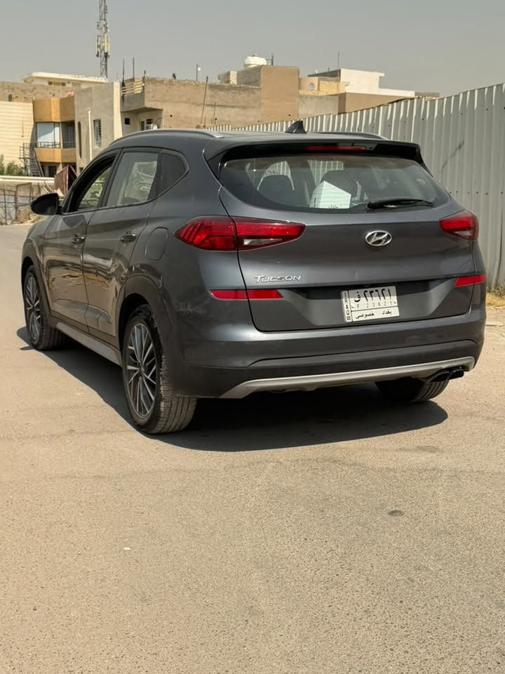 السلام عليكم
توسان موديل 19 
رقم بغداد تحويل مباشر 

وارد امريكي  حادث جاملغ وباب 
صور الحادث موجوده بالمنشور. 

السياره مال جناي من 19 ماخذها

 ماشيه 84 الف 
كير ومحرك مكفولات 

مكان السياره بغداد الكريعات 
***********
