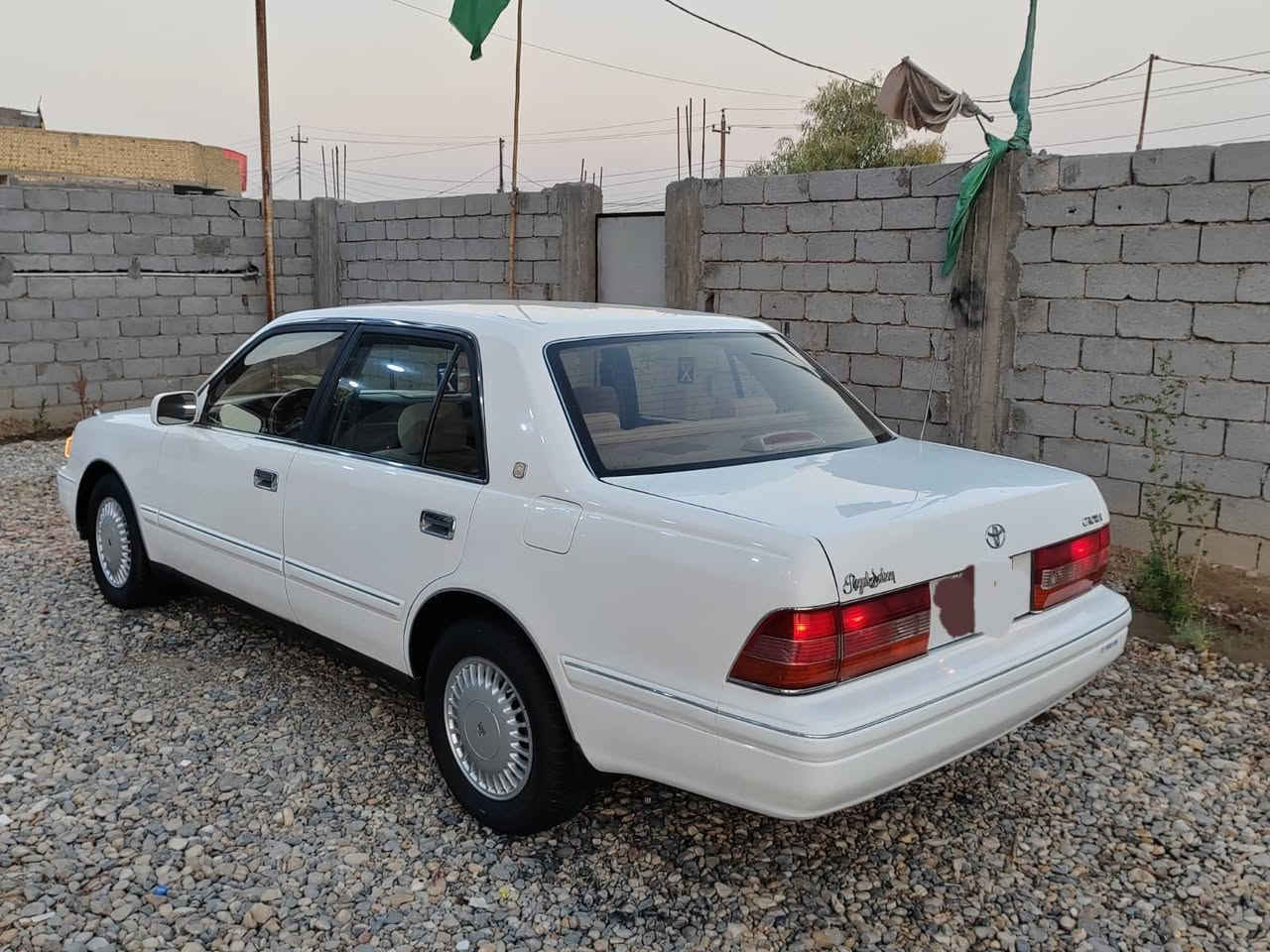 السلام عليكم راس الثور تكم ايسر بلاد كويتي ساير موديل 1999 كفاله عامه من الضربه والكصه ونقل الجثه والعيب الشرعي وكافه الاصوليات رقم انجليزي باسمي تحويل مباشر مكينه وكير 3000 حداديه جديده تخم تاير جديد تبريد ثلج سياره جديده بمعنى الكلمه السعر 117 وبيها مجال رقم الهاتف ***********
