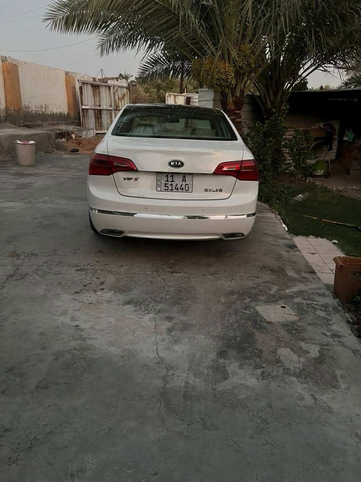 kiA-GADENZA-SXL-v6-مكينه3500-خليجي 2011موديل فول اعلى فىه في الكادنزا بانوراما كامل بصمه حساسات كامرات دبل جاهزه وكلشي فيها ان  شاءالله كامل تخم تاير باتري تبريد لايتات منضومه صدر كامل تخم درايم شفت اصلي وكاله بيها صبغ  حزام بدون حادث طخات ونواعم فقط ابيض صدفي والكل تعرف الصدفي اجمل لون السعر 100ورقه ماترهم مراوس ولا قصط  سنويه باسمي جديده تحويل ثاني يوم  رقم الهاتف *********** مكان السياره بغداد ابوغريب

