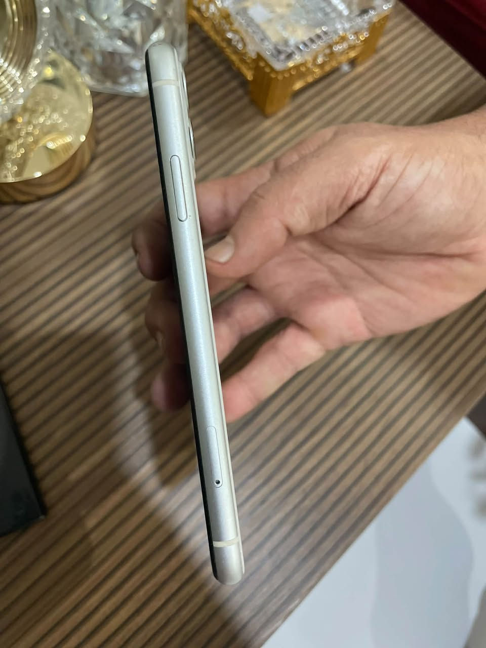 ايفون ١١ • مكفول • مبدل
