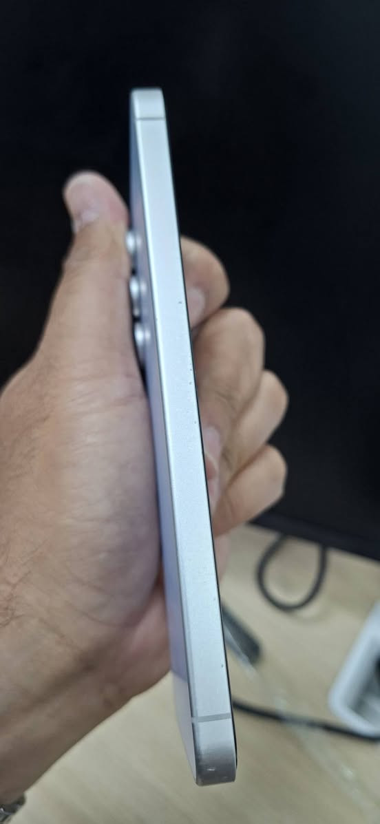 السلام عليكم
Samsung S25 Fe
الجهاز نظافته مثل ماموظح بالصور  ملحقاته كاملة باكيت وكيبل شحن مكاني بغداد  الدورة 
*********** 📞
السعر 625 وبي مجال بسيط.
