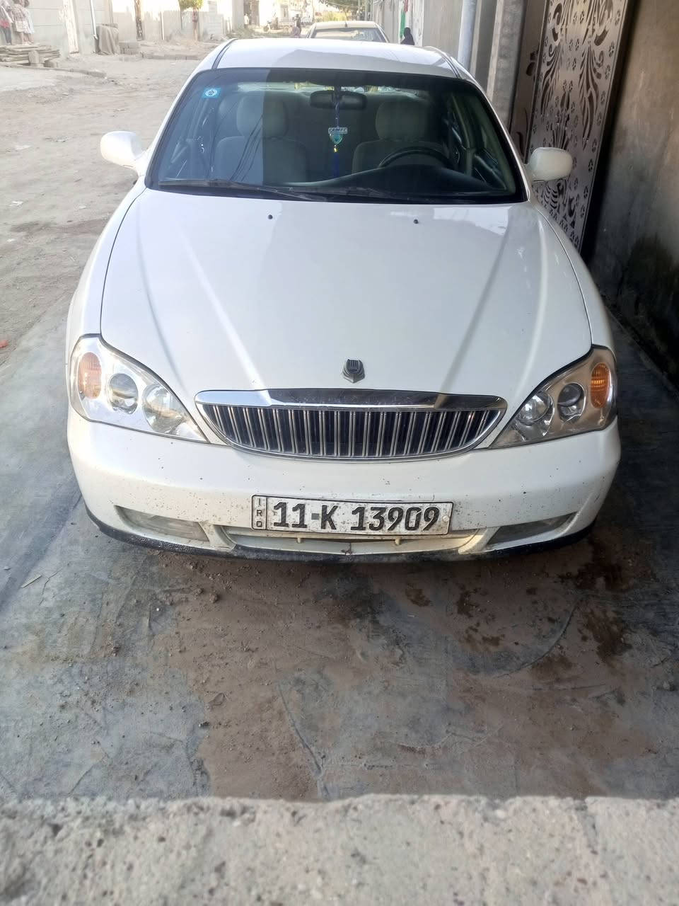 سلام عليكم مرخصت الكروب سيارة دايو ماكنوس موديل ٢٠٠١ مكينه وكير وحداديه وتبريد سيارة جاهز آخر حبايه عنوان سيارة واسط مركز مدينه رقم *********** او *********** بيع او مراوس بكيه حمل حسب قناعه
