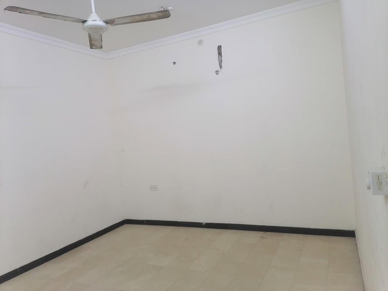 شقق للأيجار
طابق أرضي مساحة ١٠٠م
طابق ثالث مساحة١٤٠م
البلديات الUN شارع ٣٠
***********
