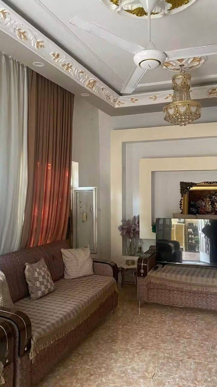 لا توجد تفاصيل

نص مكتوب في الصور:
- بيت للبيع طابو زراعي في المقدادية حي المعلمين خلف العاب نور المقدادية المساحة 170 بناء حديث طابقين يحتوي الطابق الاول على استقبال ومطبخ وصاله وغرفه نوم وكراج للسيارات وصحيات داخليه وخارجية كاملة والطابق الثاني غرفتين نوم ومجموعه صحية البناء كلش نظيف والفرع مرتب وعريض وهادئ للأستفسار الاتصال على الرقم ***********
