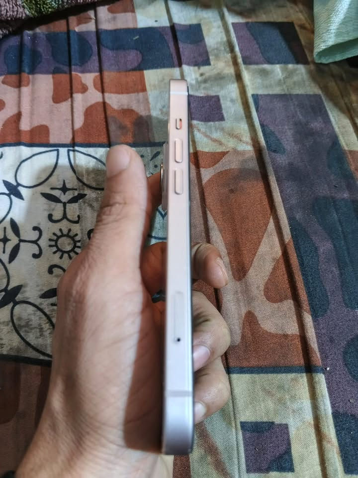 سلام عليكم حبايب ايلايفون 13عادي للبيع ذاكره128 بطاريه88لون وردي تلفون بلادي مكفول كفاله عامه سعر475 وبي مجال حك جيه ماموجود خاص بس عل مكان بغداد العامريه رصيد واتساب***********
