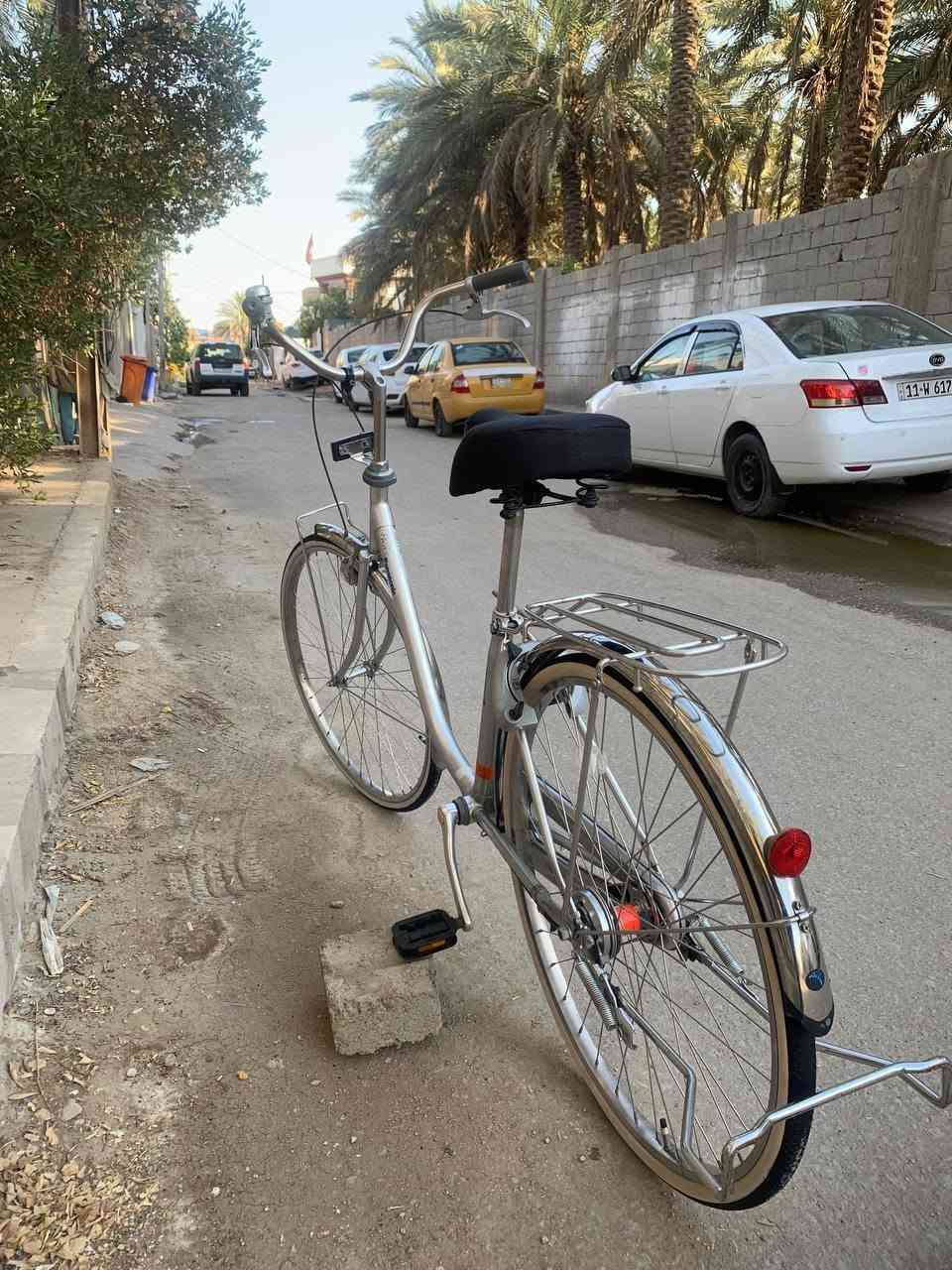 سلام عليكم بايسكل للبيع حجم 26
بايسكل جديد بمعنا الكلمة مال حاوية ما بي أي نقص
تايرات جدد بريكات امامي خلفي كلة شغال قفل ستيرن وقفل بايسكل سعر البايسكل 95 وبي مجال المكان بابل محاويل الاستفسار على الرقم *********** الرقم بي واتساب
