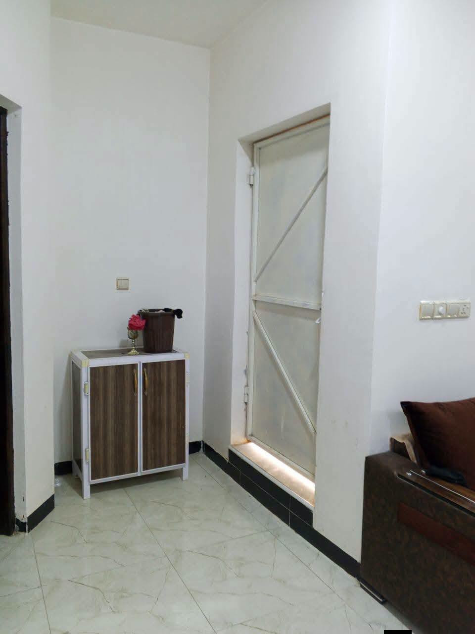 🏡 دار للبيع – فرصة مميزة 🏡

📍 العنوان:
بابل – المدحتية، حي الحوراء شارع ١٤

📐 المساحة: ٢٥٠متر

📄 نوع السند: طابو صرف

🏗 نوع البناء: طابوق السقف صب كونكريت تنفيذ مهندس

✨ تفاصيل الدار: طابقين
🔹 غرفة نوم ٤ 
🔹 صالة كبيره 
    استقبال
🔹 مطبخ.حار وبارد
🔹 صحيات داخلية وخارجية.
🔹 طارمة. حمام داخلي
🔹 منور حديقه طارمه 
   الطابق الثاني // صاله +مجمع صحيات
✅ الخدمات متوفرة بالكامل:
⚡ كهرباء.
💧 ماء.
🚰 مجاري خارجية.
🛣️ شارع مبلط حتى باب الدار.
ملاحظه//البيت كامل وجاهز  عالي عن الشارع 
سنة ابناء حديث
💰 السعر: ٢٦٥ مليون دينار وقابل للتفاوض.

📞 للاستفسار والمعاينة، يرجى التواصل على الخاص أو الاتصال.على الرقم الموجود 

***********ابو علي 

***********وائل الهندي

عنوان المكتب بابل المدحتيه شارع ٦٠مقابيل أسواق أبو العبد
