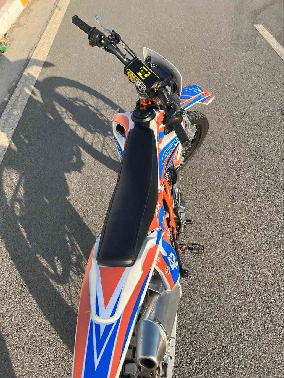 ‎سڵاو ئەم ماتۆڕەبۆفرۆشتن CRX42 مەکینە 250ccلاقەواتی خۆی بێزارە مۆدیل 2022هەموو گیانی بەشەرت نرخی 900‎ أربيل, العراق

نص مكتوب في الصور:
- سلاو ئەم مۆتۆرە بۆ فرۆشتن لە سلێمانی جۆری مۆتۆر CRX42 مە کینە 250cc لاقەواتی خوی بێزارە مۆدیل 2022 هەمە موو گیانی بە شەرت نرخی 900 هەزار ژ.م ***********