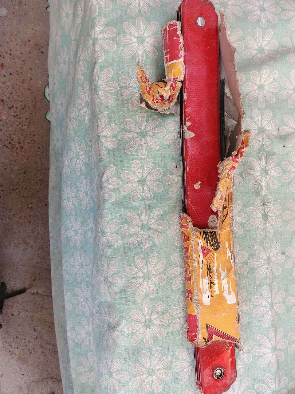 غراض نيسان عالي بسعر مناسب بغداد الكماليه شارع الجامع ***********
