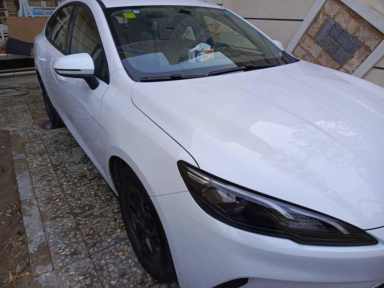 Byd seal5
مواصفات معروفه العاديه
ماشيه 22الف
بيه ضربه خفيفه بقبق الجنطة وممصلحه باقيه ع وضعيته وموجودة بالصور الضربه والباقي كله مكفول
رقم بغداد باسمي 
مكان السياره الدورة
السعر 20مليون 400الف وبيه مجال 
***********
