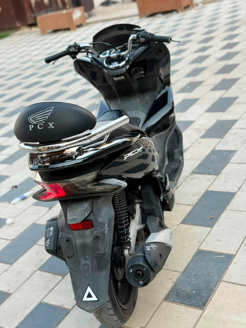 للبيع دراجه pcx  جيل ثالث بصمه الحديث  يوماهاالاصلي  مكينه 150 حساس حرف A نوزل خطين ستان كهربائي ماشيه 24الف زيرو الدراجه حساس ازدحام دراجه جديده  حساس شلعه معدل خير من الله دراجه تتعب تكول جديده مال جناي  مكان بغداد الكرخ السعر مليون و900 وبيهه مجال وبيهه مجال والاستفسار***********
